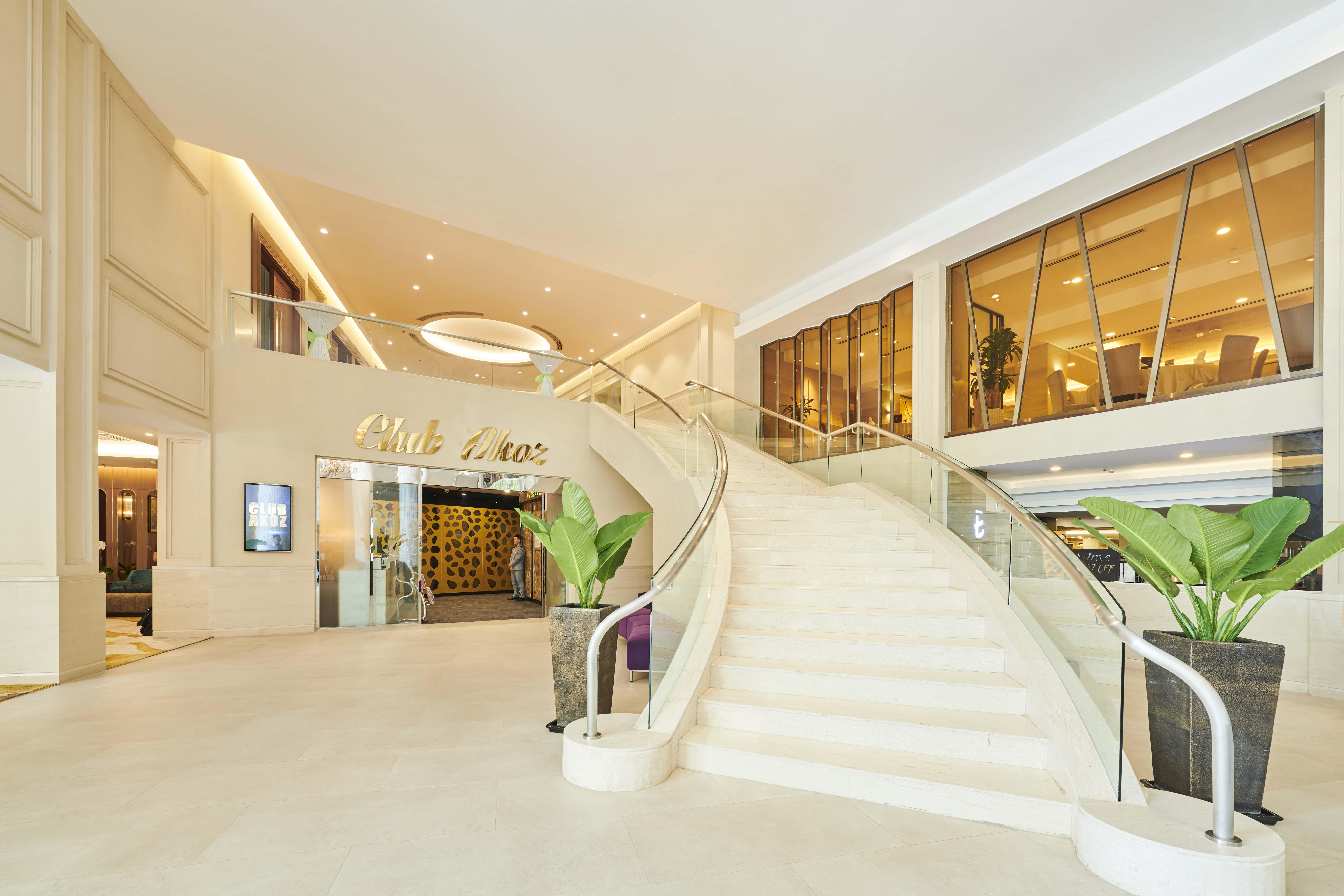 Eastin Grand Hotel Saigon Ho Şi Min Dış mekan fotoğraf The lobby of the hotel