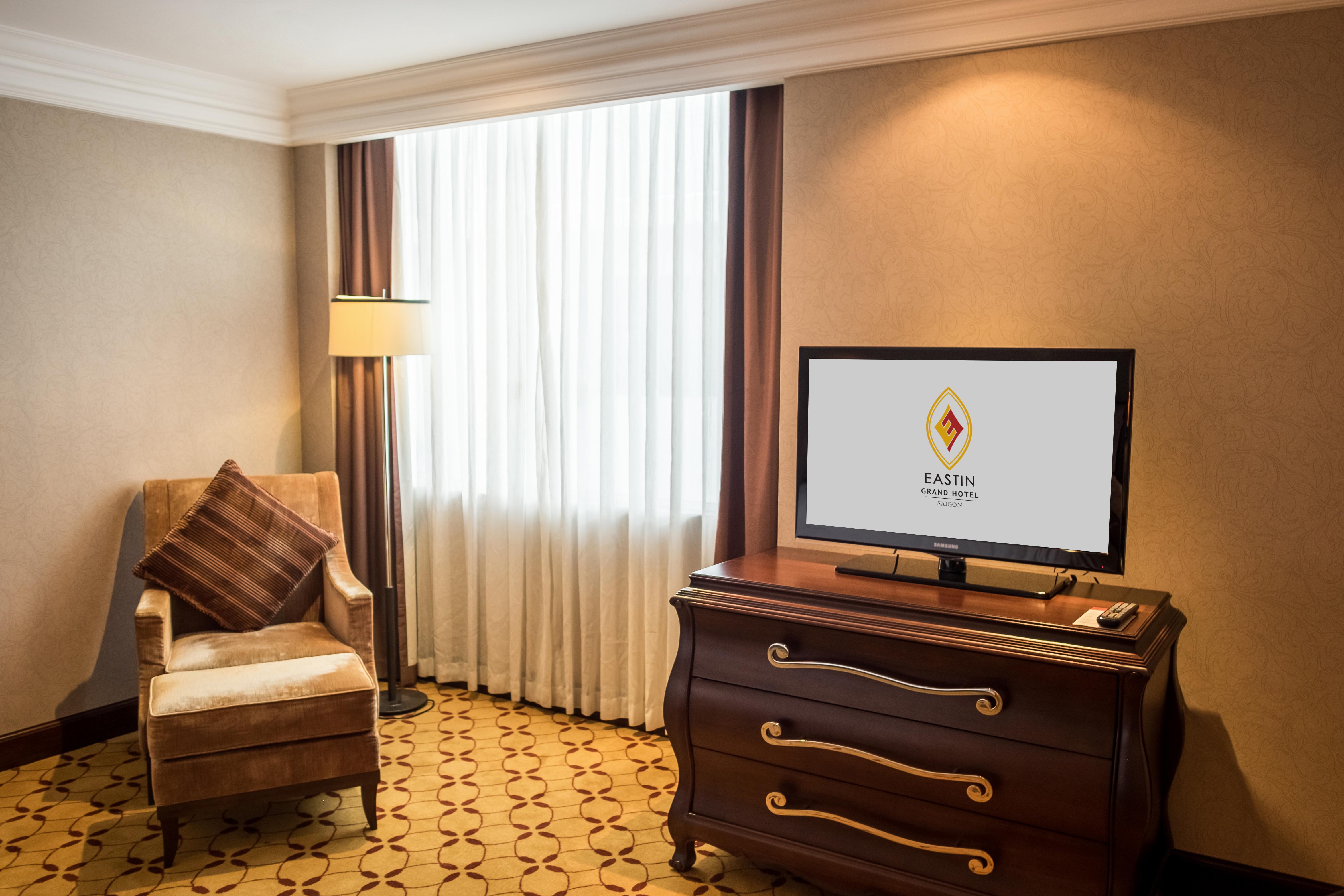 Eastin Grand Hotel Saigon Ho Şi Min Dış mekan fotoğraf A television in a hotel room